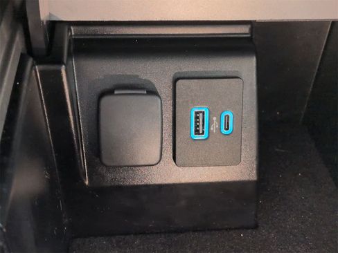 Used 2021 Ford Explorer Limited w/ Equipment Group 301A image 30