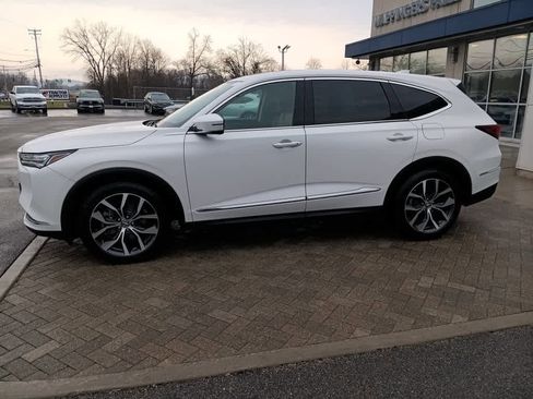 Used 2023 Acura MDX SH-AWD w/ Technology Package image 3