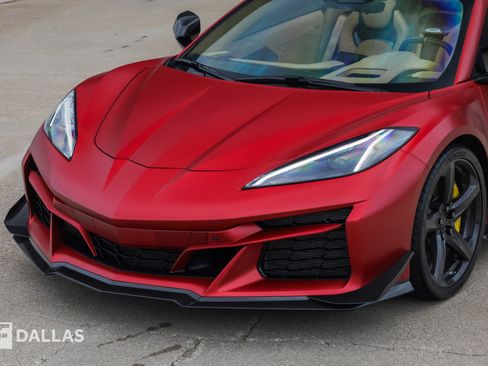 Used 2025 Chevrolet Corvette Z06 RWD image 6