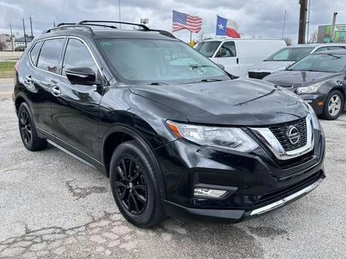 Used 2018 Nissan Rogue SV w/ Premium Package FWD image 1