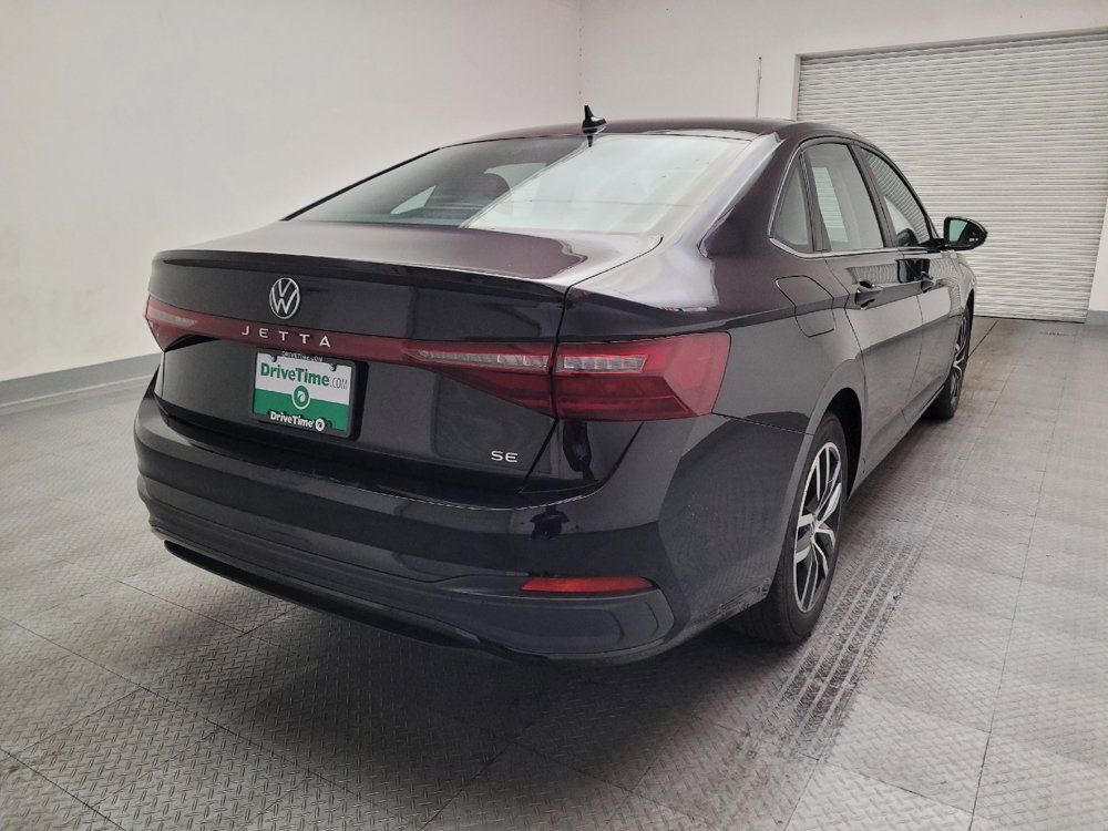 Used 2025 Volkswagen Jetta SE FWD image 7