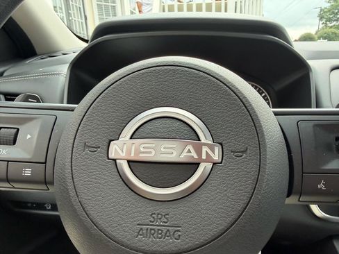 Used 2024 Nissan Rogue SV AWD/4WD image 19