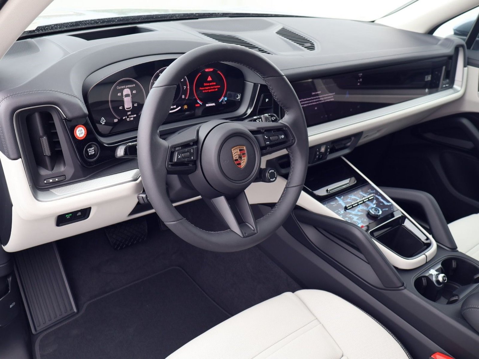 Used 2026 Porsche Cayenne AWD/4WD image 4