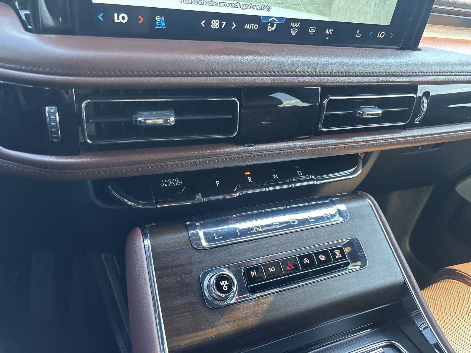 Used 2025 Lincoln Aviator Reserve w/ Luxury Package RWD image 36