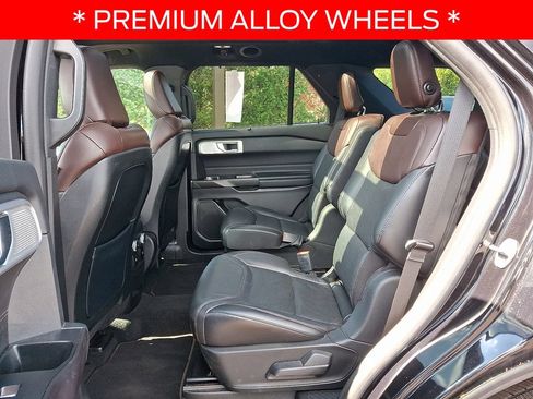 Used 2020 Ford Explorer Platinum w/ Premium Technology Package AWD/4WD image 10