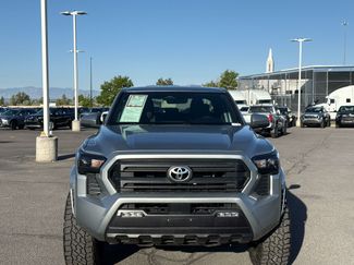Used 2024 Toyota Tacoma SR5 AWD/4WD video 2