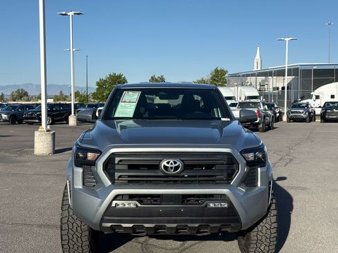 Used 2024 Toyota Tacoma SR5 AWD/4WD image 2
