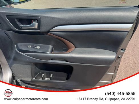 Used 2019 Toyota Highlander XLE image 20