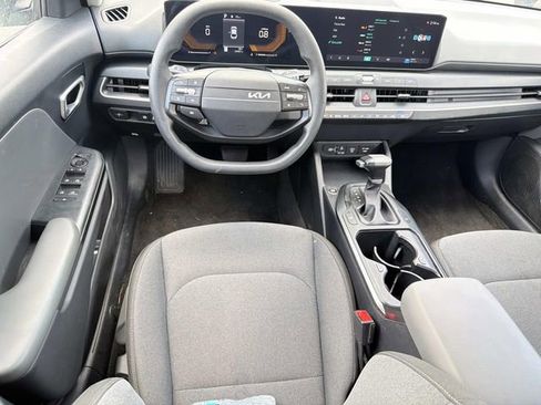 Used 2025 Kia K4 FWD image 19