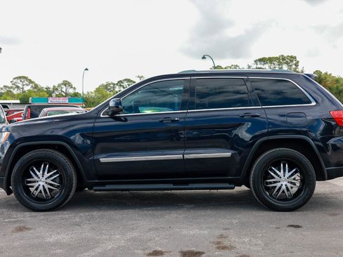 Used 2011 Jeep Grand Cherokee Laredo RWD image 3