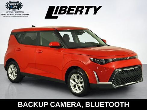 Used 2025 Kia Soul LX w/ LX Technology Package FWD image 1