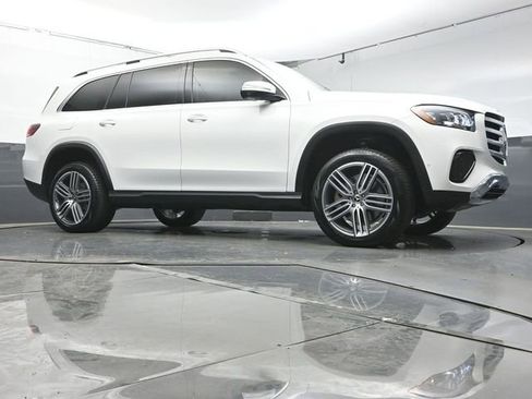 Used 2026 Mercedes-Benz GLS 450 4MATIC image 34