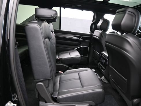 New 2026 Jeep Grand Wagoneer L Limited image 41