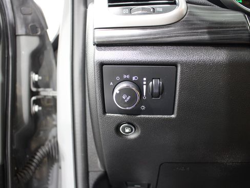 Used 2022 Jeep Grand Cherokee Laredo X AWD/4WD image 8