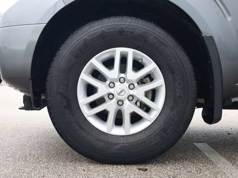 Used 2017 Nissan Frontier SV RWD image 7