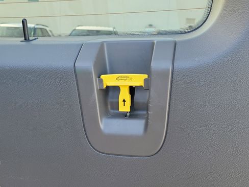 Used 2023 Ford Transit 350 XLT image 17