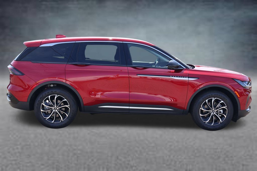 New 2026 Lincoln Nautilus Premier AWD/4WD image 2