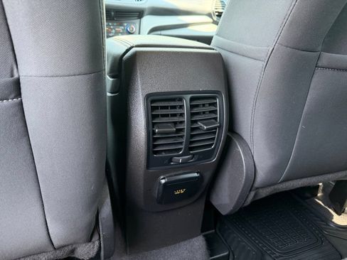 Used 2017 Ford Escape SE w/ SE Cold Weather Package FWD image 27