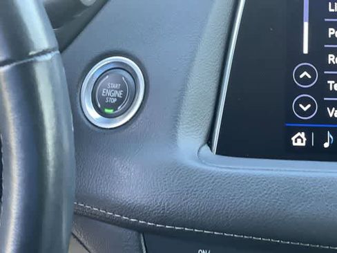 Used 2023 Cadillac XT4 Luxury w/ Cold Weather Package image 28