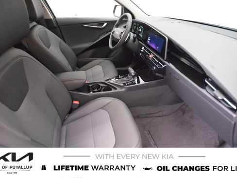 New 2025 Kia Niro EX image 16