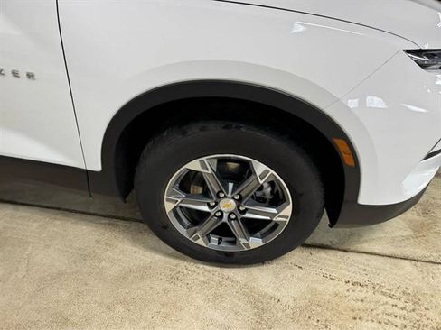 Certified 2025 Chevrolet Blazer LT w/ Convenience Package AWD/4WD image 7