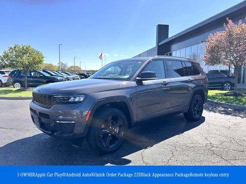 Used 2022 Jeep Grand Cherokee L Limited w/ Black Appearance Package AWD/4WD image 2