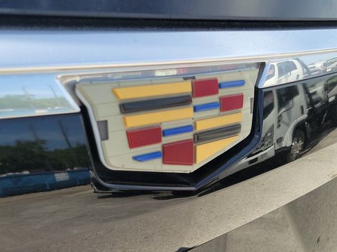 Used 2022 Cadillac Escalade Luxury AWD/4WD image 10