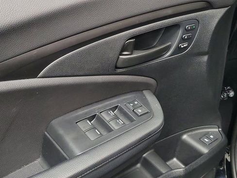 Certified 2025 Honda Passport EX-L image 21