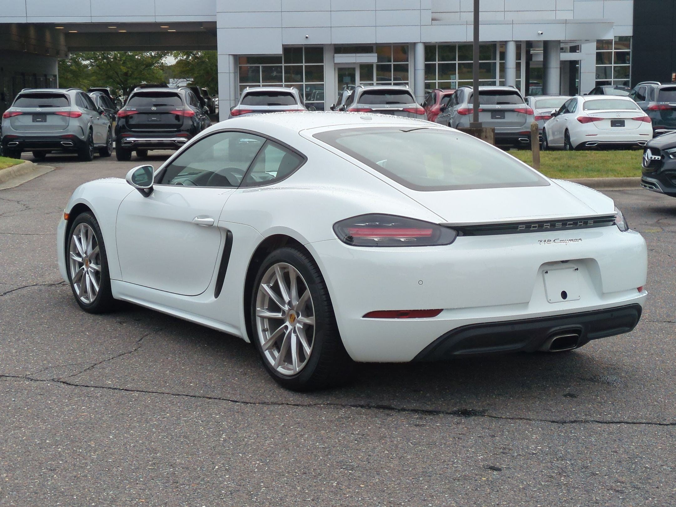 Used 2018 Porsche 718 Cayman RWD image 5