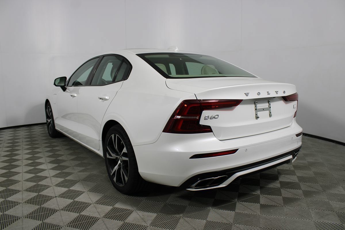 Used 2021 Volvo S60 T8 R-Design Expression AWD/4WD image 4