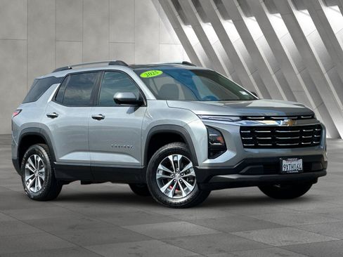 Used 2025 Chevrolet Equinox LT w/ Convenience Package II AWD/4WD image 1