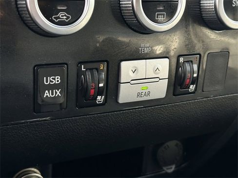 Used 2016 Toyota Sequoia Platinum image 18