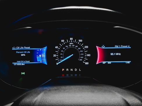 Used 2017 Ford Fusion SE w/ Fusion SE Technology Package FWD image 23