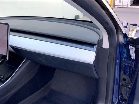 Used 2019 Tesla Model 3 image 15