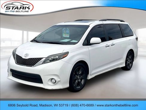 Used 2016 Toyota Sienna SE FWD image 3