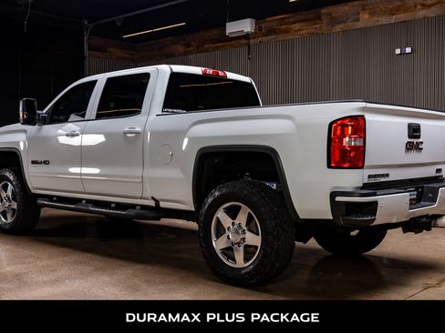 Used 2018 GMC Sierra 2500 SLT w/ Duramax Plus Package AWD/4WD image 6