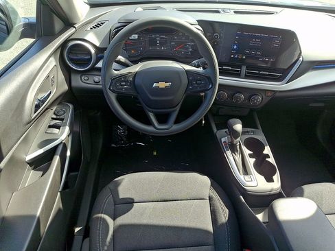 New 2026 Chevrolet Trax LS w/ LS Convenience Package FWD image 7