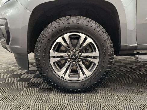 Used 2022 Chevrolet Colorado Z71 AWD/4WD image 11