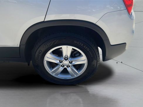 Used 2019 Chevrolet Trax LS AWD/4WD image 22