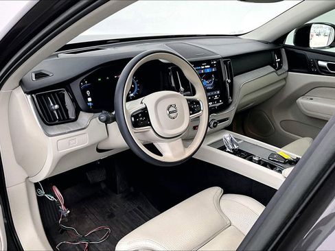 Certified 2023 Volvo XC60 B6 Ultimate w/ Protection Package Premier image 17