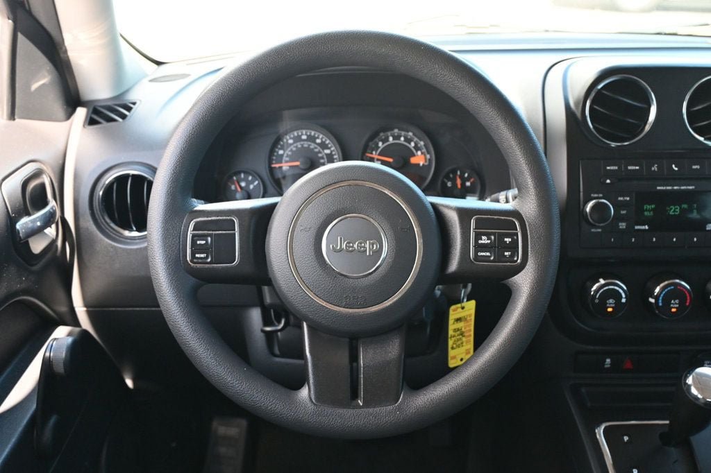 Used 2017 Jeep Patriot Sport FWD image 9