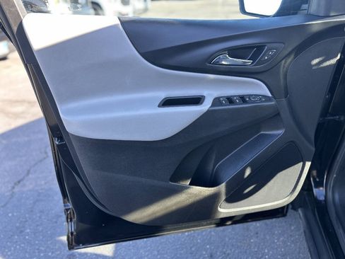 Used 2021 Chevrolet Equinox LS FWD image 8
