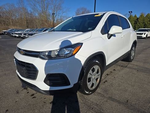 Used 2018 Chevrolet Trax LS image 3