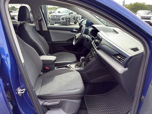 Certified 2024 Volkswagen Taos SE FWD image 16