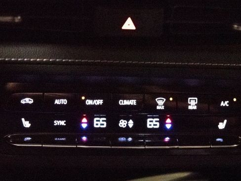 Used 2023 Buick Envision Preferred image 19