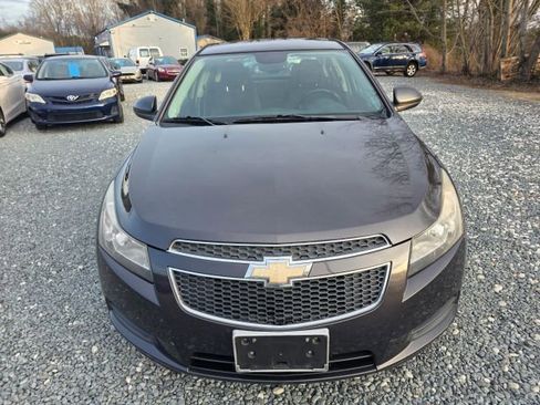 Used 2014 Chevrolet Cruze LT image 2