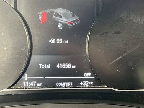 Used 2021 BMW 330i xDrive 330i xDrive w/ Convenience Package image 12