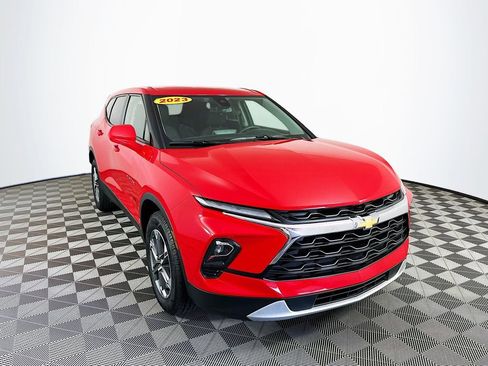 Used 2023 Chevrolet Blazer LT image 2
