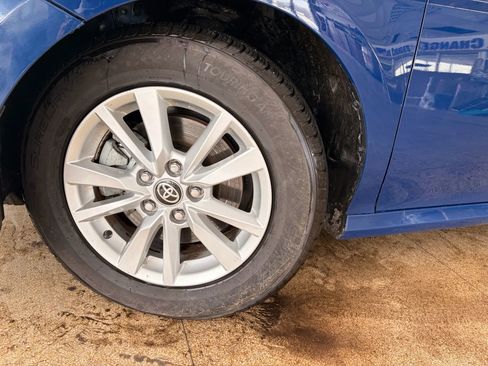 Used 2025 Toyota Camry SE image 34