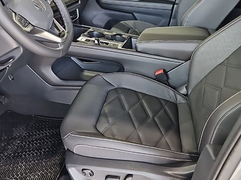 New 2026 Volkswagen Atlas SE FWD image 31